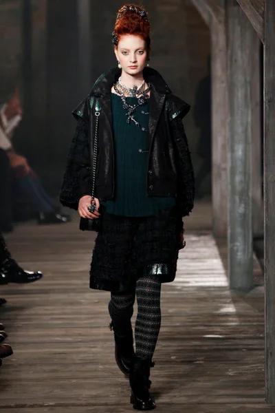 Look 27